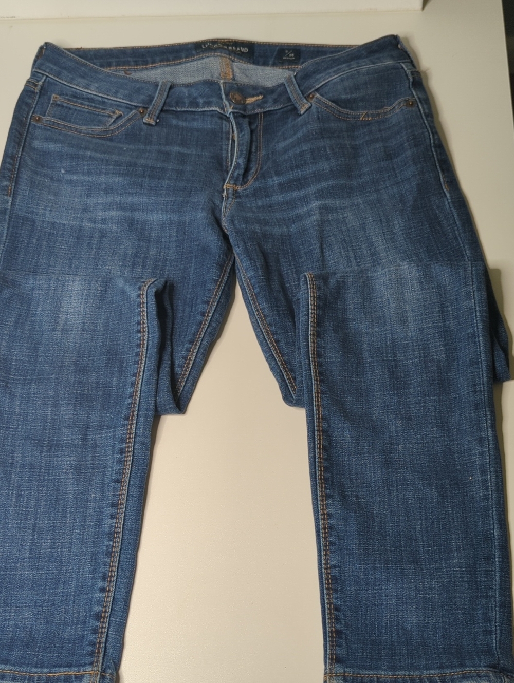 Lucky Brand Women's Skinny Jeans in Dark Blue Wash. Size 2